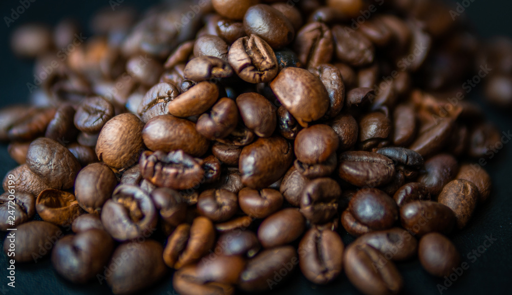 Fototapeta premium Coffee beans on a nice smooth background