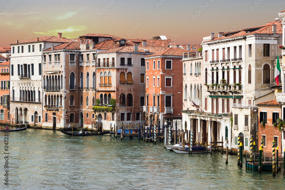 Obraz premium morning venetian canal