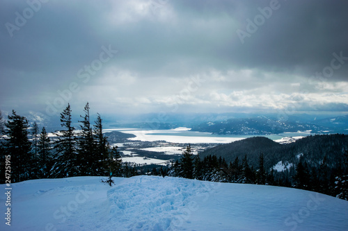 winter mountain landscape © Jamie