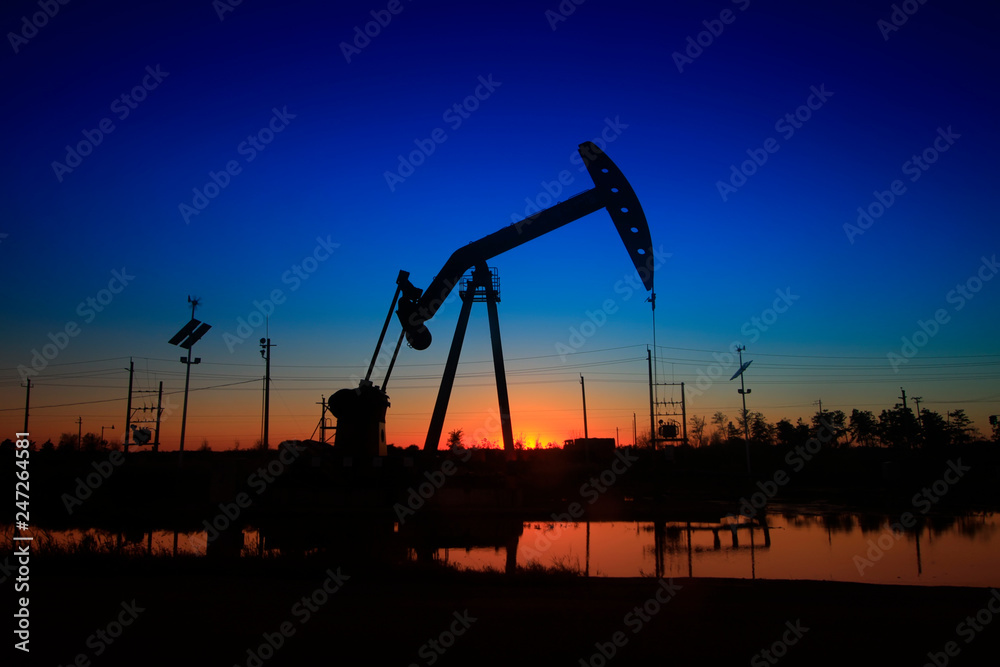 Crank balanced beam pumping unit in the oil field