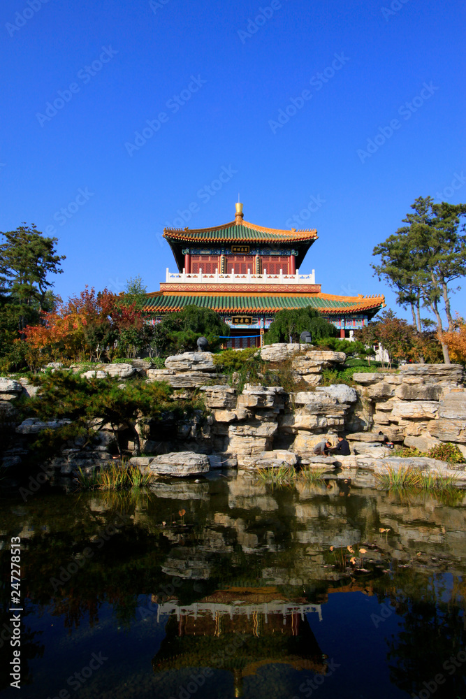 Fototapeta premium Chinese landscape architecture