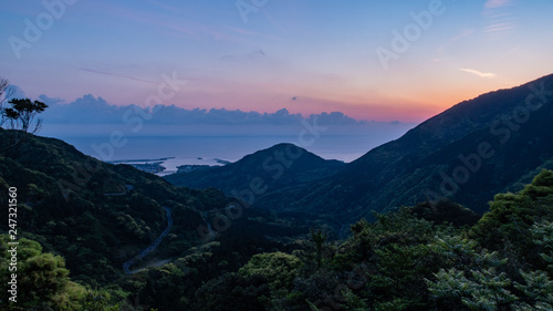 UNESCO World Heritage Yakushima　　鹿児島県屋久島の朝焼け © HIROSHI FUJITA