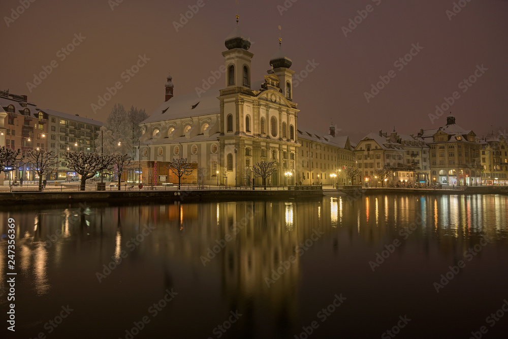 Jesuitenkirche, Nachtaufnahme, Luzern, Schweiz