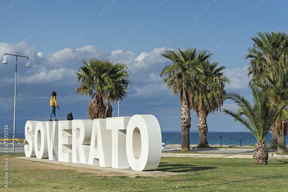 Φωτογραφία Italia Calabria Città di Soverato la scritta gigante