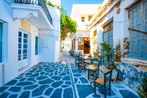 View of old architecture and restaurant place along greek street © Ievgen Skrypko