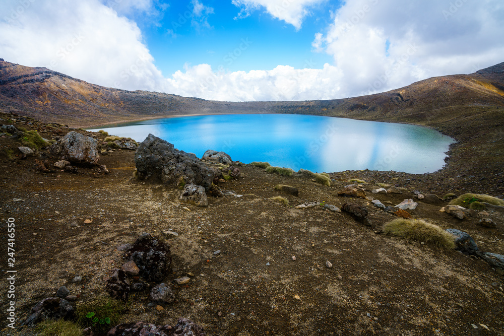 tongariro alpine crossing,blue lake,volcanic crater,new zealand 3