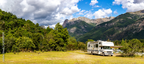 фотографія Motorhome in Chilean Argentine mountain Andes