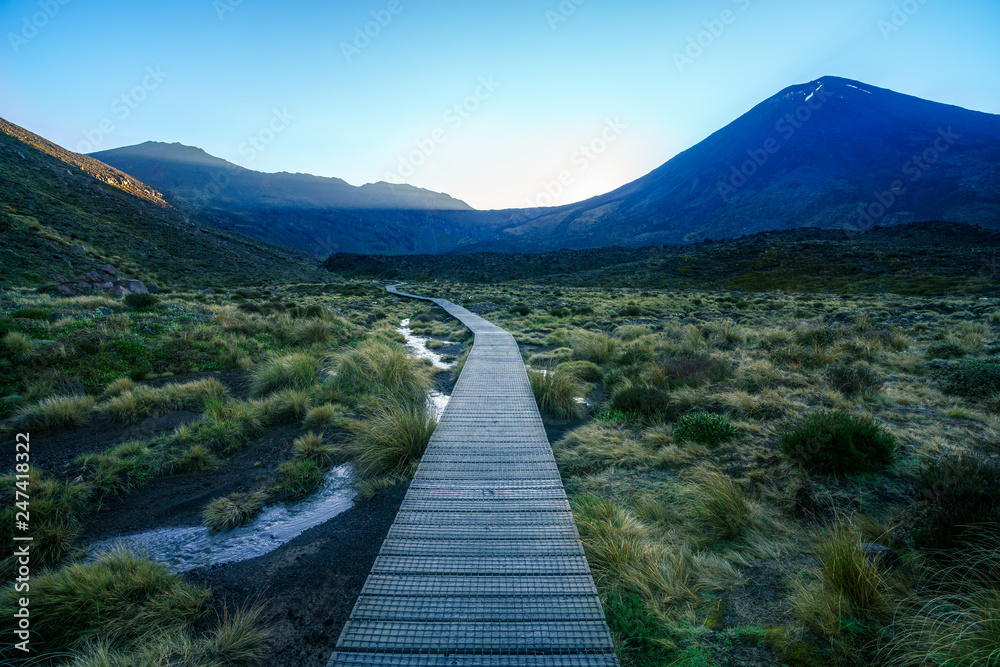 tongariro alpine crossing,volcano,mt. ngauruhoe,sunrise, new zealand 6