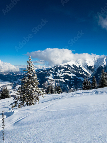 Winterlandschaft © FABIAN HÜSSER