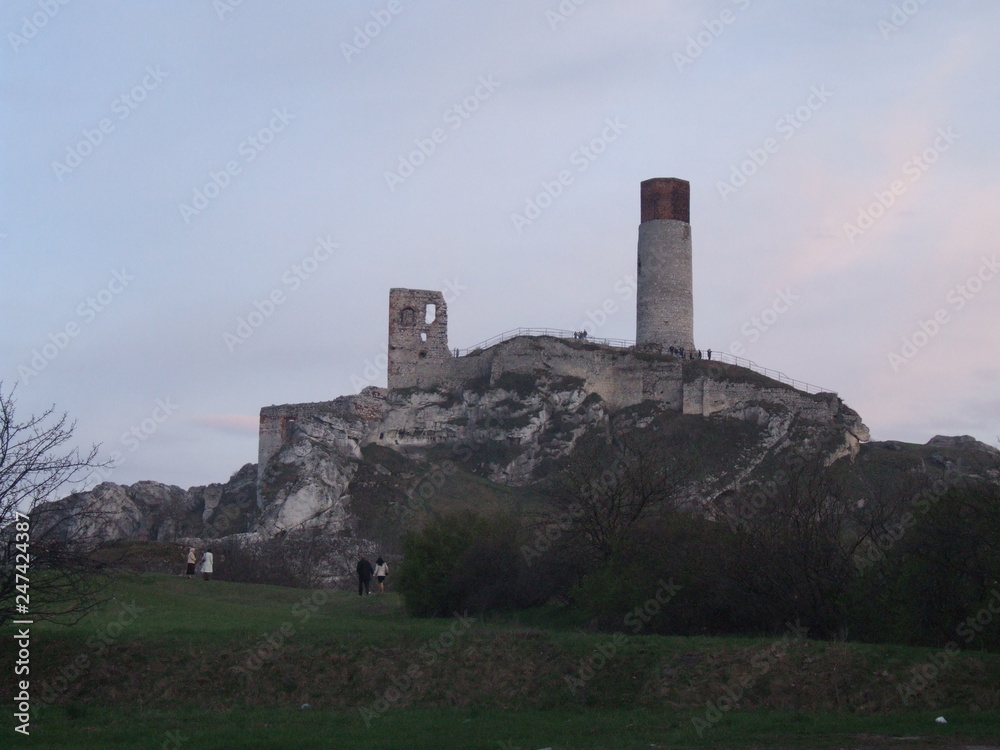  Ruiny zamku w Olsztynie koło Częstochowy. roślin,  niebo,  wieza,  blękit,