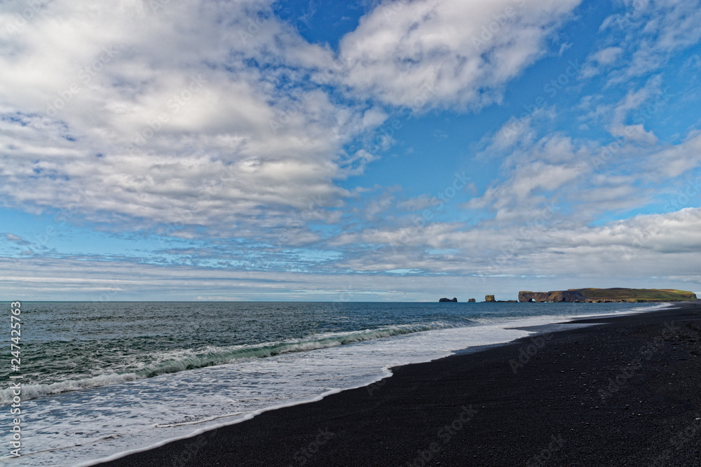 am Strand von Reynisfjara, Island
