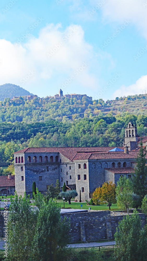 Obraz premium Monasterio del Carmen en Boltaña, Pirineo aragonés, Huesca, Aragón, España