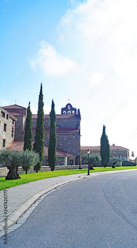 Obraz premium Monasterio del Carmen en Boltaña, Pirineo aragonés, Huesca, Aragón, España