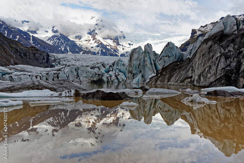 Gletschersee des Svinafell-Gletschers, Island
