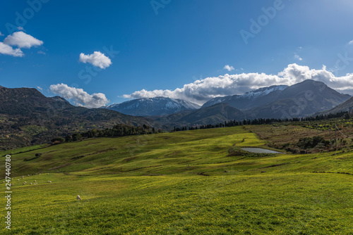 Vista panoramica sulla valle con le cime innevate delle Madonie sullo sfondo, Collesano - provincia di Palermo IT