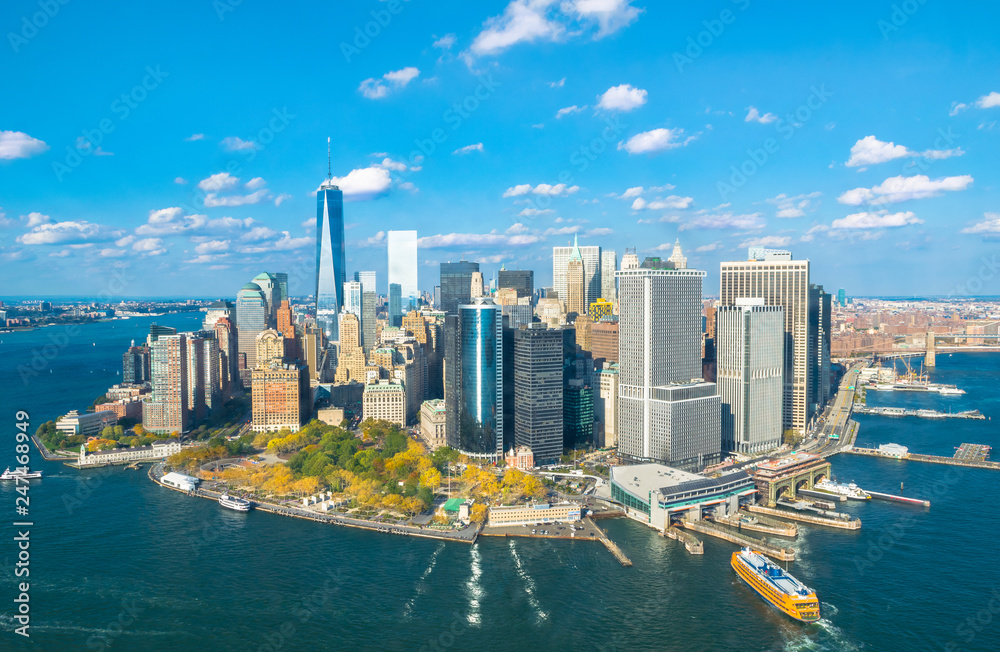 Obraz premium Beautiful aerial view of Lower Manhattan from the helicopter ride - New York, USA