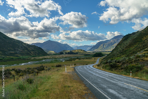 Fototapeta Naklejka Na Ścianę i Meble -  on the road in the mountains, arthurs pass, new zealand 8