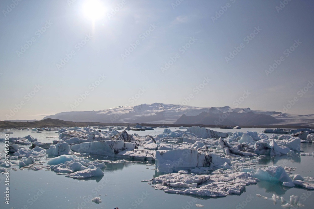 Obraz premium Icelandic ocean and lake view of icebergs