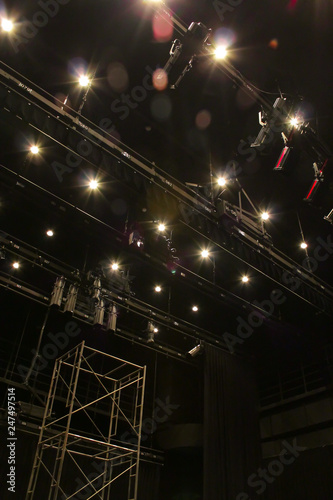 Lighting equipment for performances within the theater