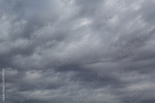 grey clouds on daytime.