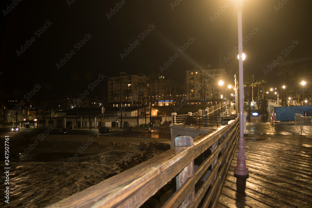 Fototapeta premium oceanside california on the beach night