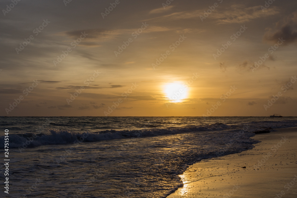 Sonnenaufgang über der Karibik, Dominikanische Republik Sonnenaufgang über der Karibik, Dominikanische Republik