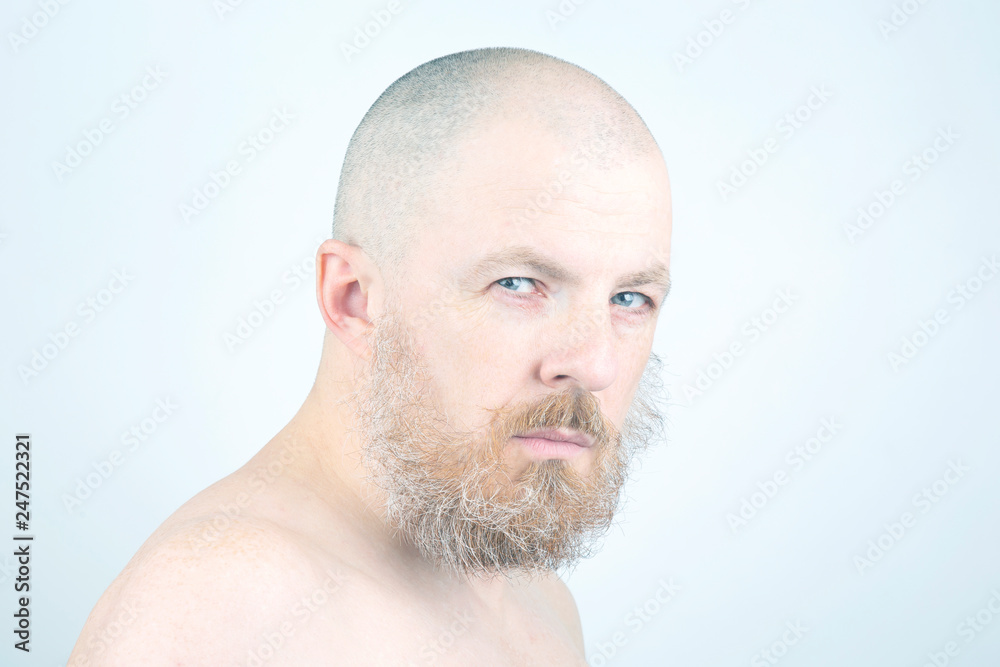 Obraz premium portrait of a bearded man on a light background