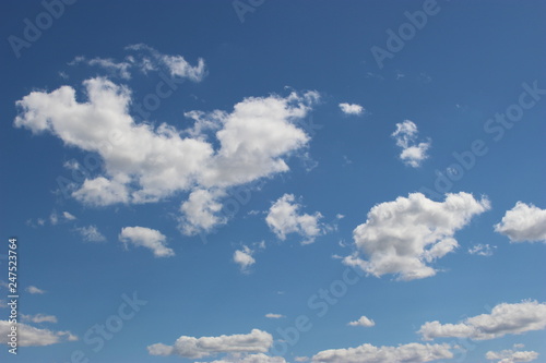Nuages dans le ciel (cumulus) 3