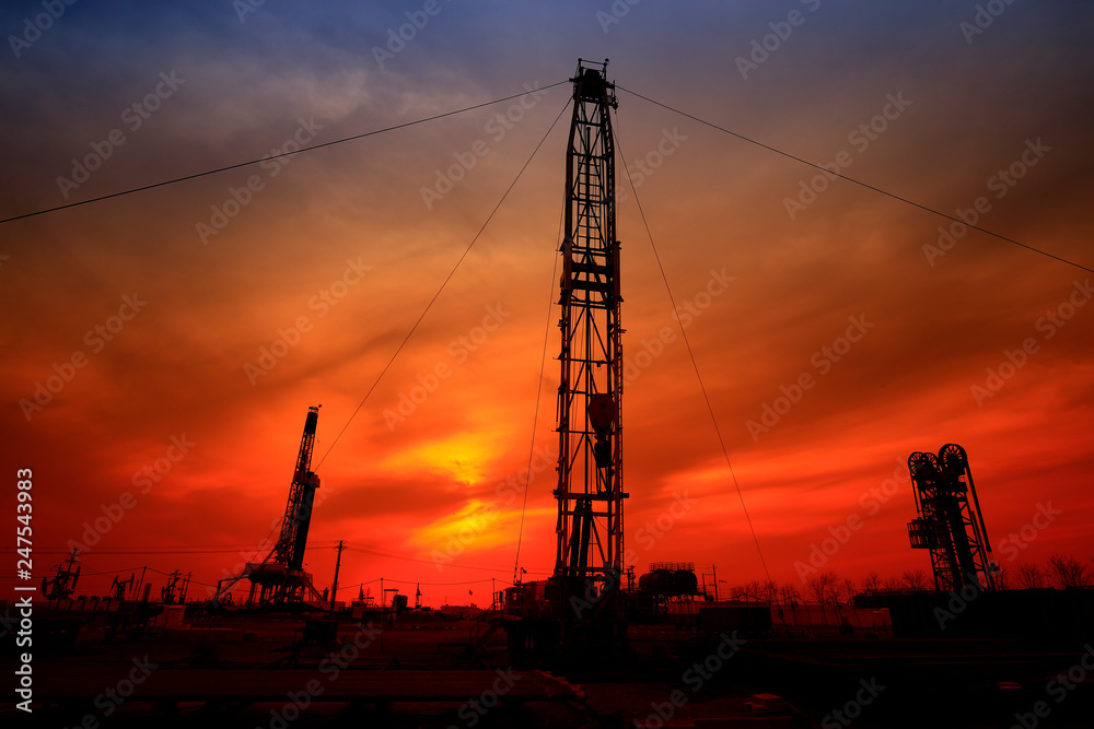 Fototapeta premium Oil drilling rig