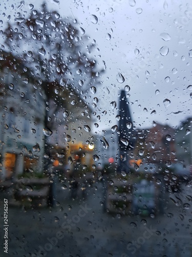 es regnet © Anastasiia
