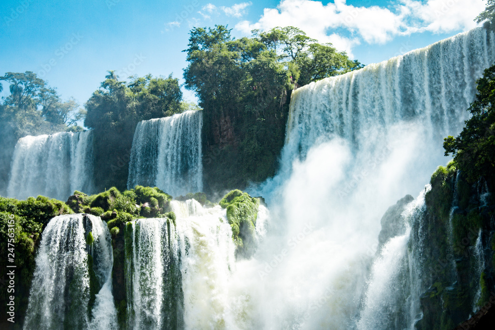Fototapeta Niesamowite wodospady Iguazu w Brazylii