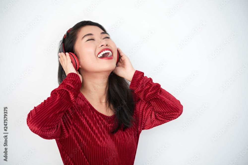Young woman singing Young woman singing