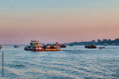 Morgens auf dem Irrawaddy