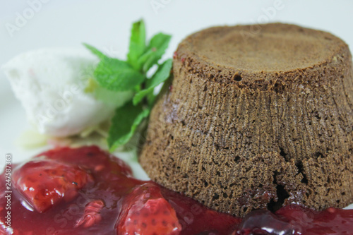 chocolate fondant with pistachio paste