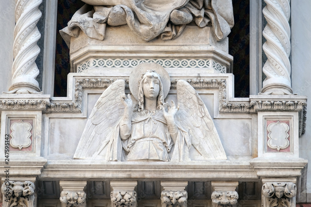 Angel, Portal of Cattedrale di Santa Maria del Fiore (Cathedral of Saint Mary of the Flower), Florence, Italy 