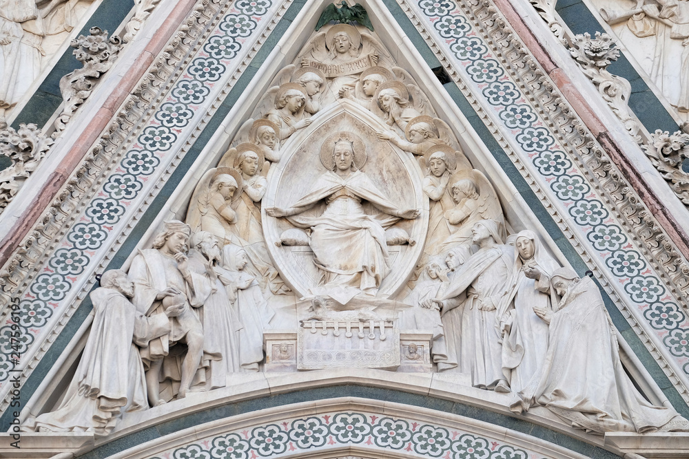 Virgin Mary seated, surrounded by angels, Portal of Cattedrale di Santa Maria del Fiore, Florence, Italy 