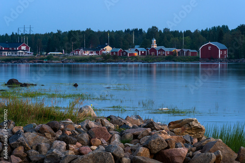 vista sul fiume Tornio in estate, finlandia photo