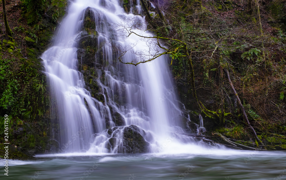 Obraz premium Waterfall on the Urumea river, near Goizueta, Navarra