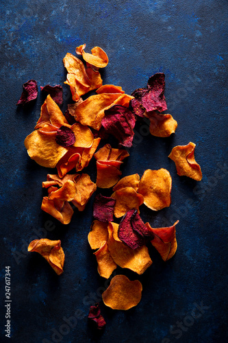Wallpaper Mural Beet and sweet potato chips Torontodigital.ca