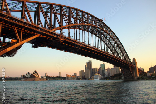 Sydney Harbor Bridge at sunset -  Australia © reindo