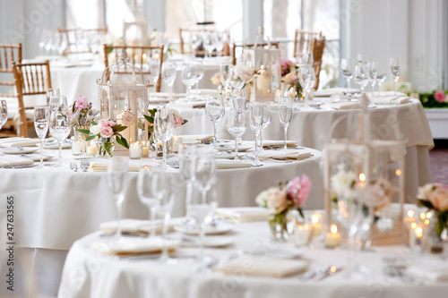 wedding reception tables © Eric Limon