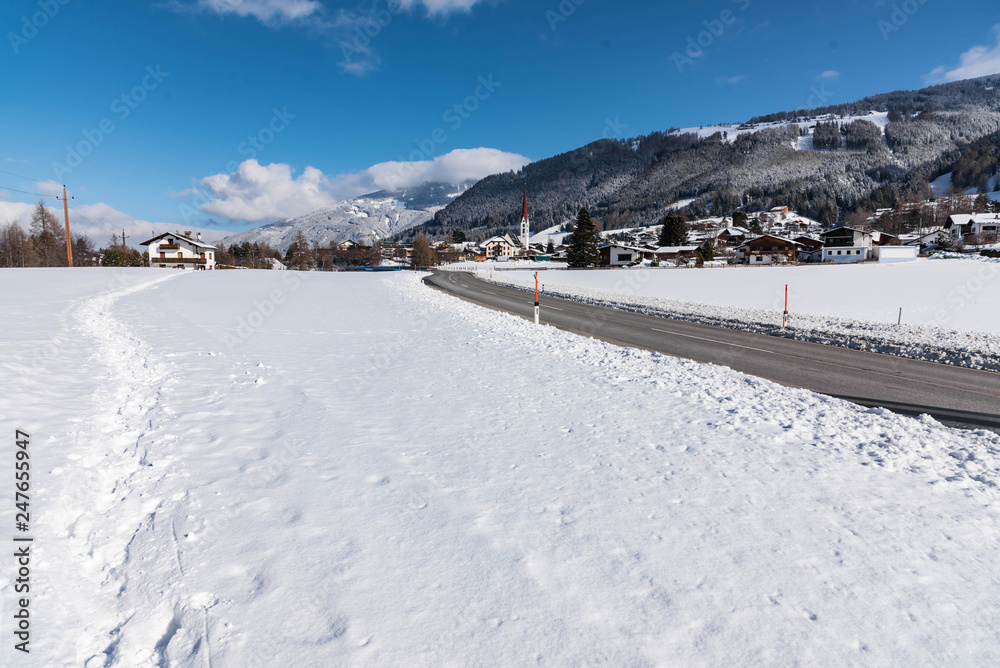 Mieders Stubaitalstraße im Winter Mieders Stubaitalstraße im Winter