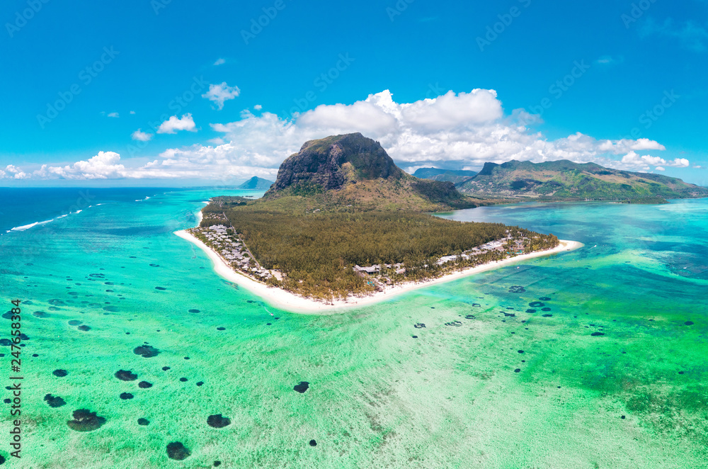 Aerial view of Le morne Brabant in Mauriutius, panoramic view on island. - obrazy, fototapety, plakaty 