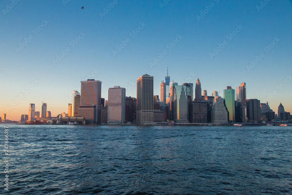 Obraz premium manhattan skyline at sunset