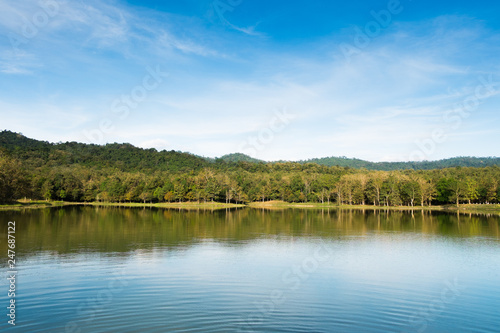 Beautiful natural water source, calm, fresh air, suitable for relaxation.