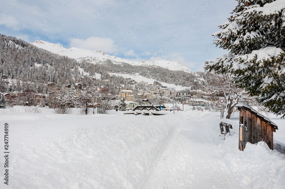 St. Moritz, St. Moritzersee, Oberengadin, Winter, Winterwanderweg, Wintersport, Alpen, Graubünden, Schweiz