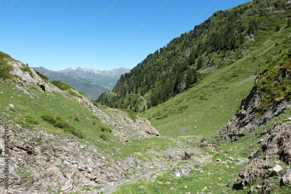Fototapeta premium montée vers Consaterre