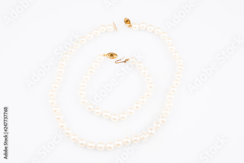 bracelet and necklace white pearls jewelry precious elegant