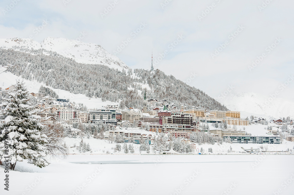 St. Moritz, St. Moritzersee, Oberengadin, Winter, Wintersport, Corviglia, Alpen, Graubünden, Schweiz