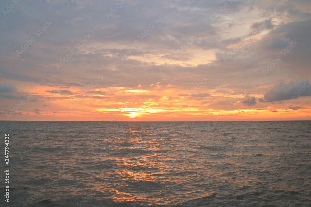 Fototapeta premium sunrise over sea